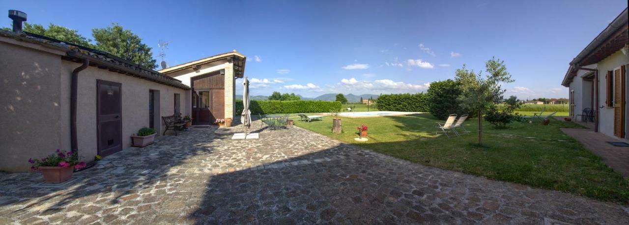 Gasthaus Le Ghiande Spello Exterior foto